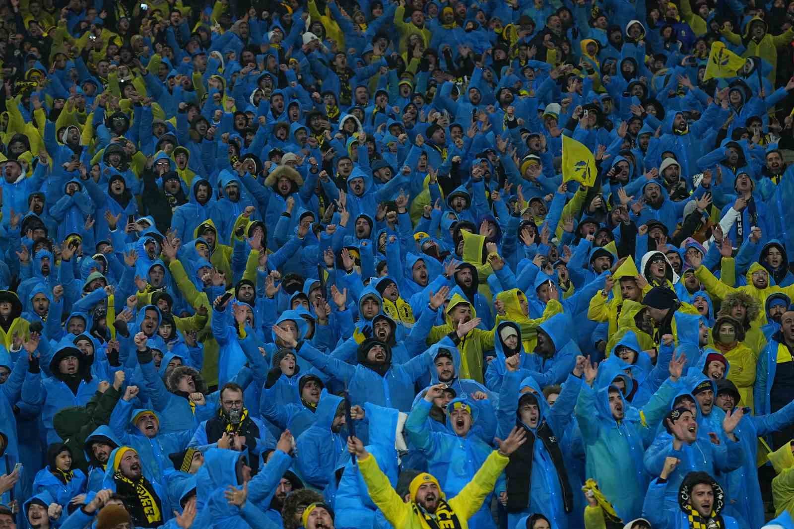 turkcell super kupa finalini 58 bin 397 seyirci takip etti 0 QrwqS71E