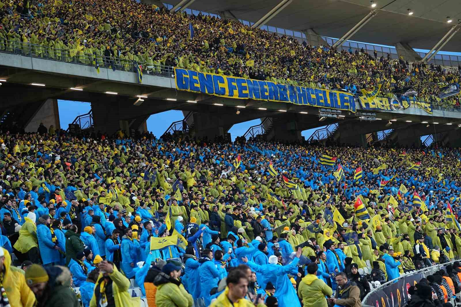 turkcell super kupa galatasaray 0 fenerbahce 0 mac devam ediyor 16