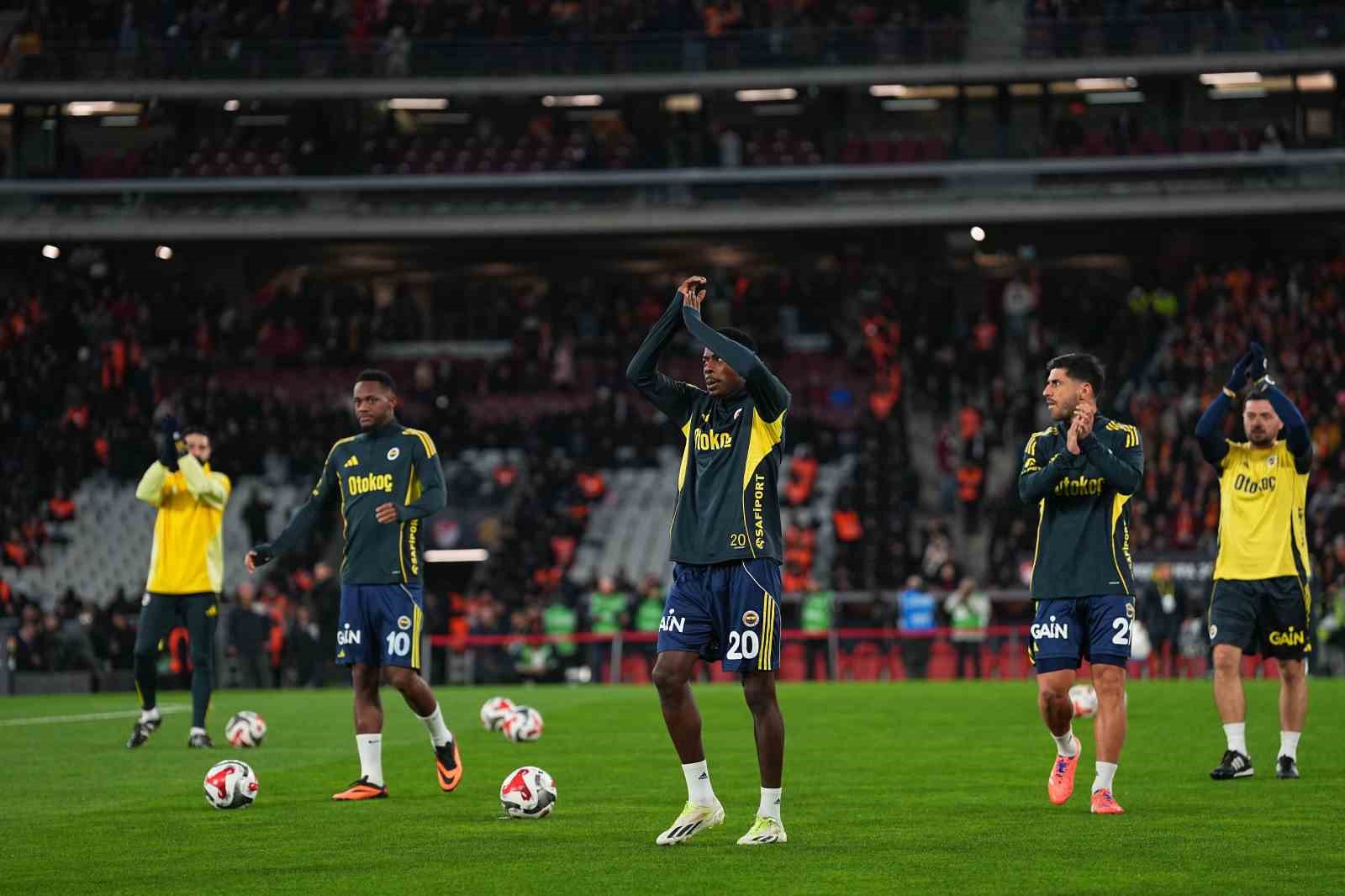 turkcell super kupa galatasaray 0 fenerbahce 0 mac devam ediyor 18 9yKIdq2Z