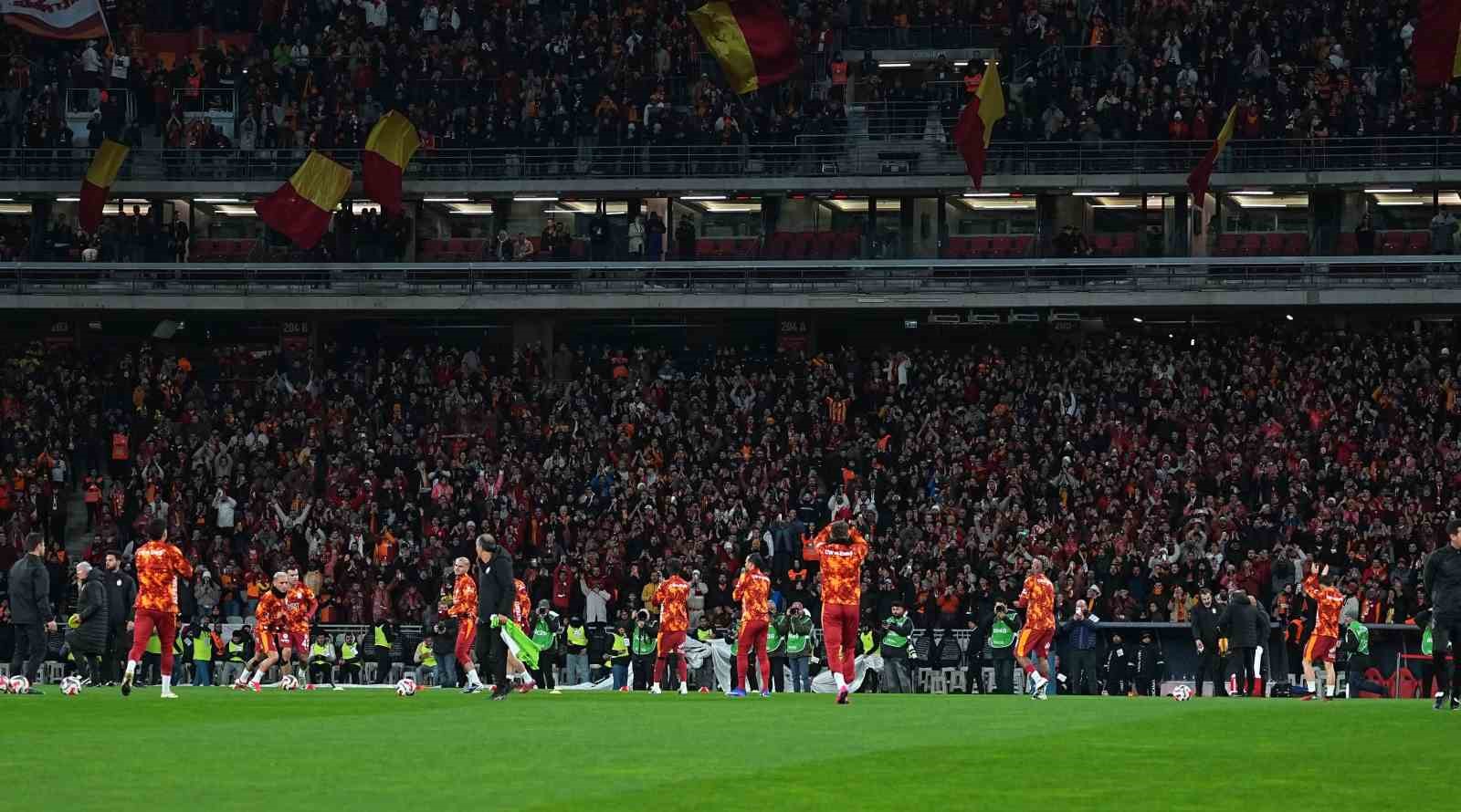 turkcell super kupa galatasaray 0 fenerbahce 0 mac devam ediyor 21
