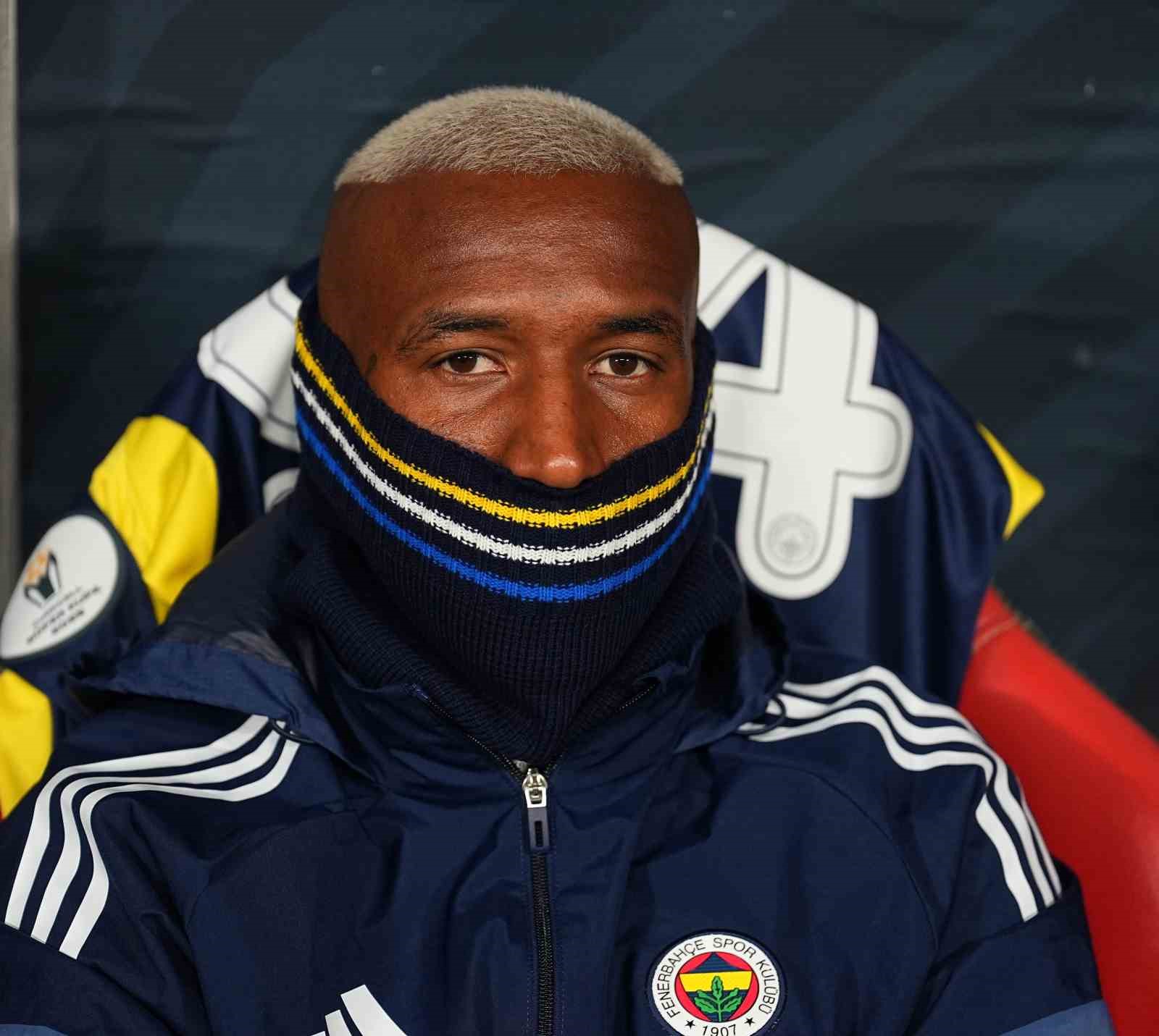 turkcell super kupa galatasaray 0 fenerbahce 0 mac devam ediyor 32 EuQh3V1w