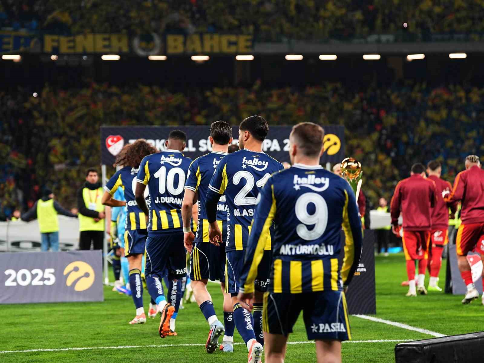 turkcell super kupa galatasaray 0 fenerbahce 0 mac devam ediyor 34 Fdl4y21w