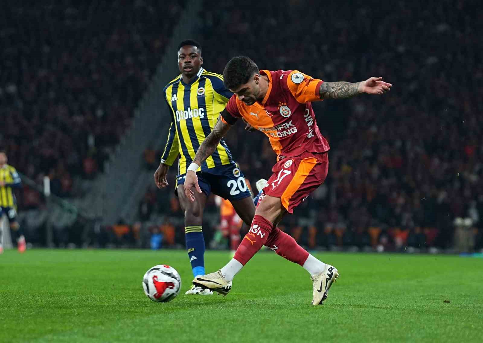 turkcell super kupa galatasaray 0 fenerbahce 0 mac devam ediyor 47 MgbiGKK5