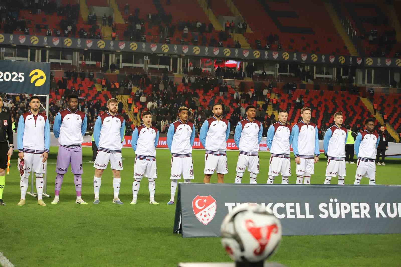turkcell super kupa galatasaray 0 trabzonspor 0 mac devam ediyor 1 fmNmkR1c