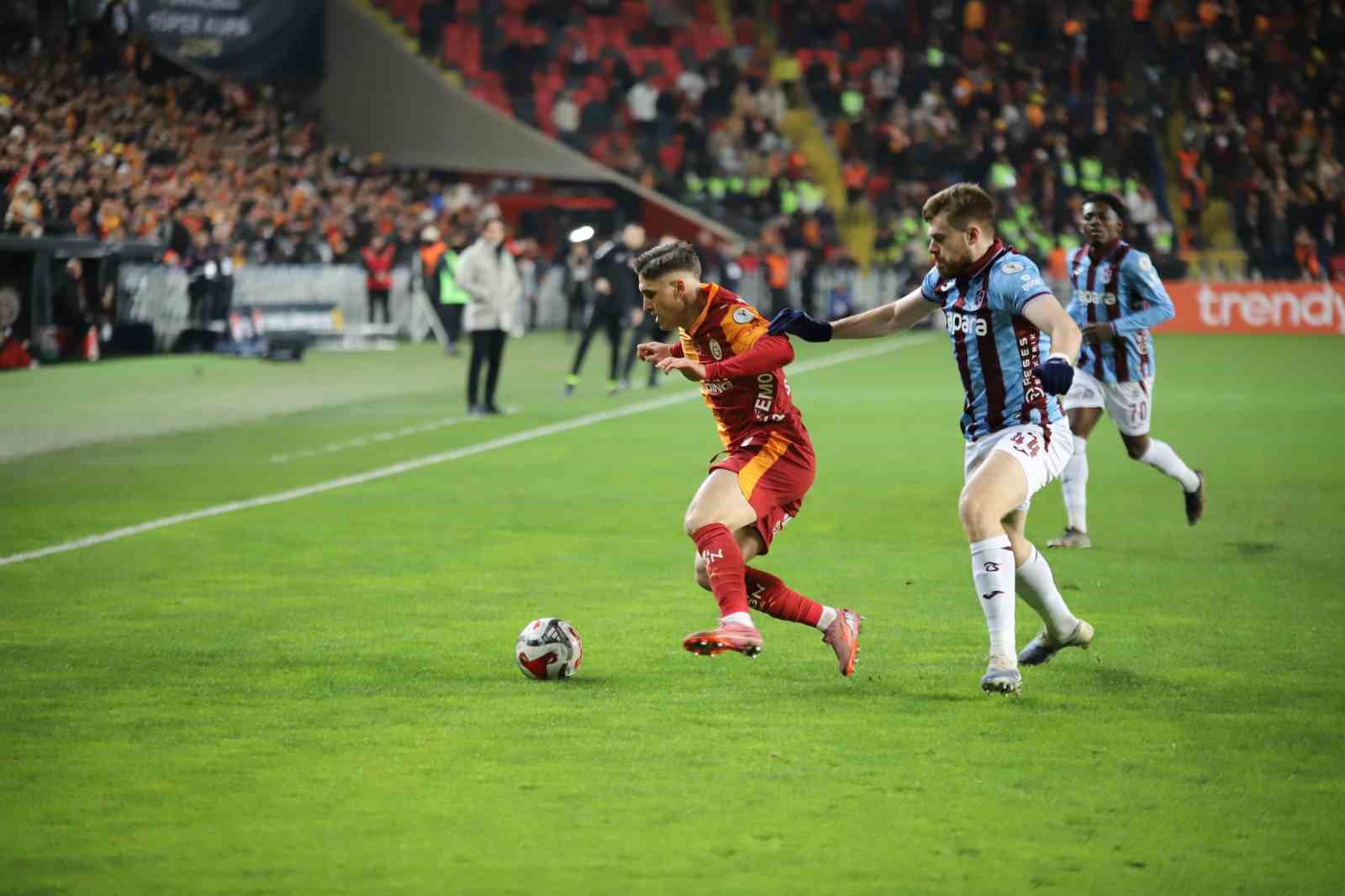 turkcell super kupa galatasaray 0 trabzonspor 0 mac devam ediyor 13 u2wimdzB