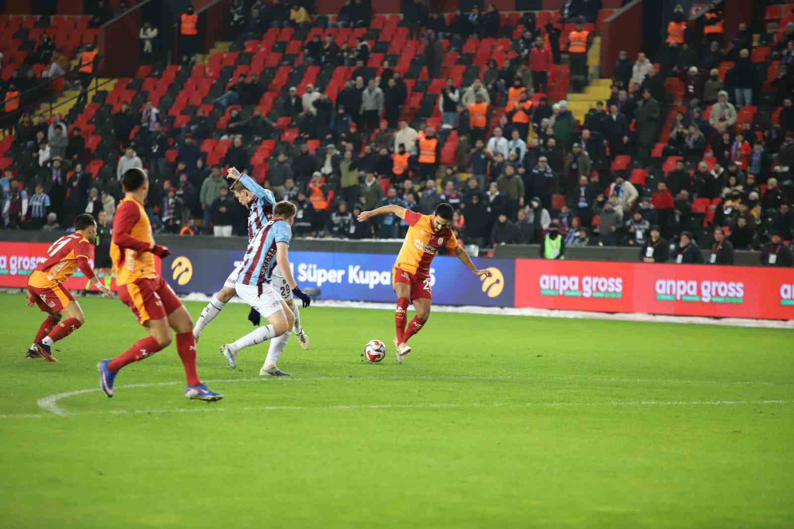 turkcell super kupa galatasaray 0 trabzonspor 0 mac devam ediyor 20 y1AwtP3p