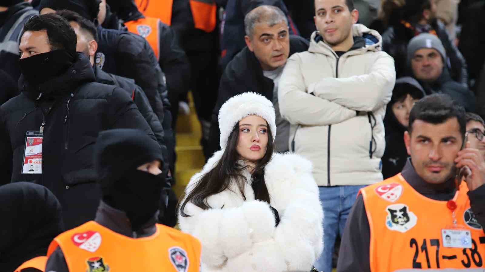 turkcell super kupa galatasaray 0 trabzonspor 0 mac devam ediyor 3