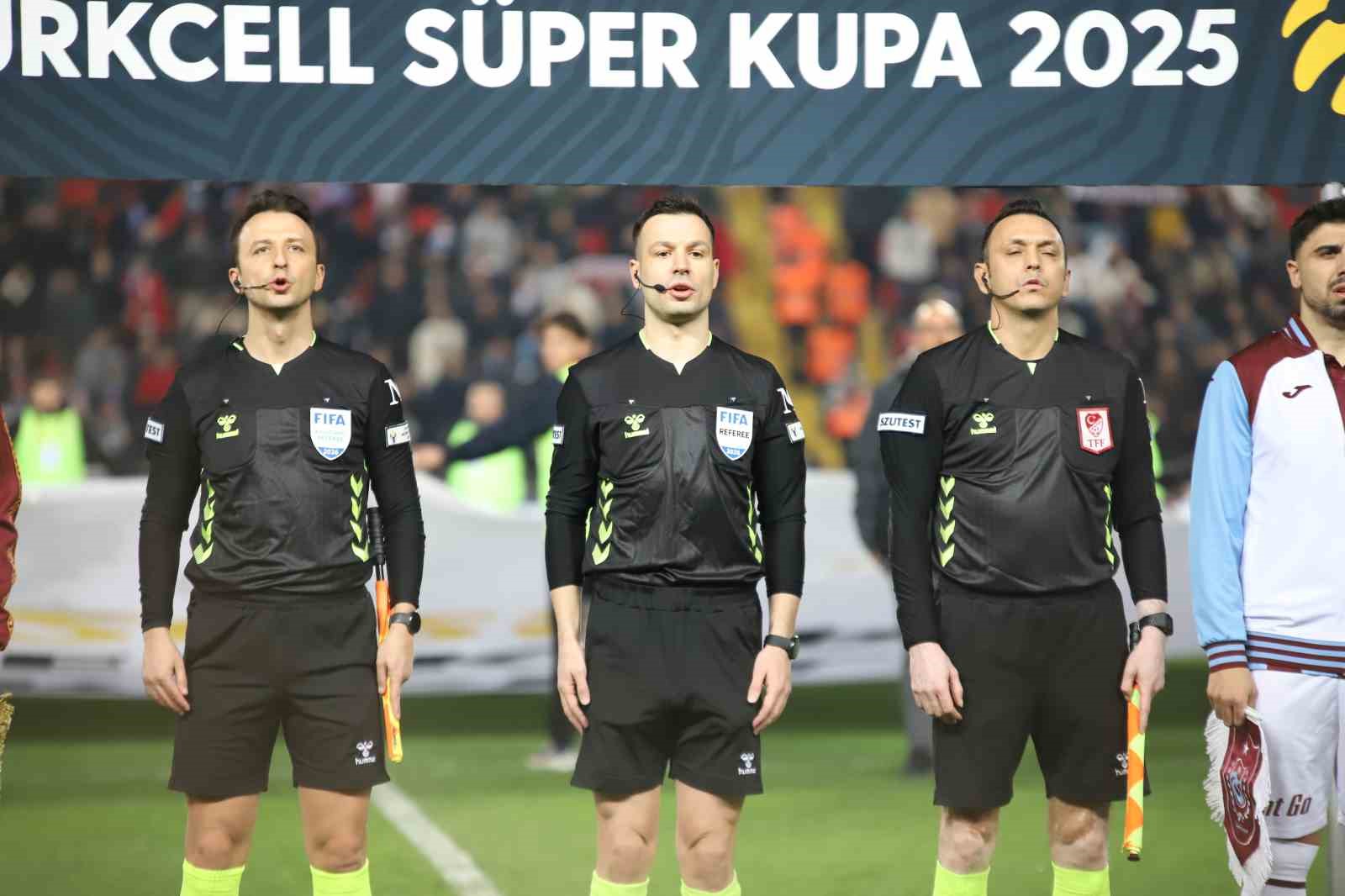 turkcell super kupa galatasaray 0 trabzonspor 0 mac devam ediyor 7 TSFIk3BP