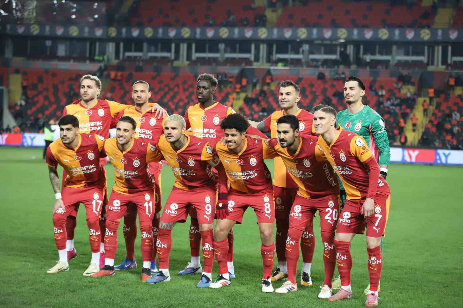 turkcell super kupa galatasaray 0 trabzonspor 0 mac devam ediyor 8 a9r8v5KM