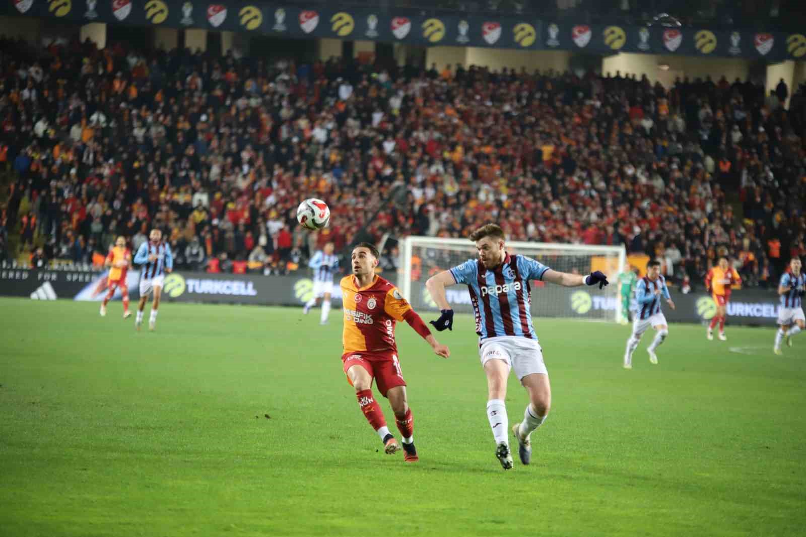 turkcell super kupa galatasaray 2 trabzonspor 0 ilk yari 2 V3S4KVgN