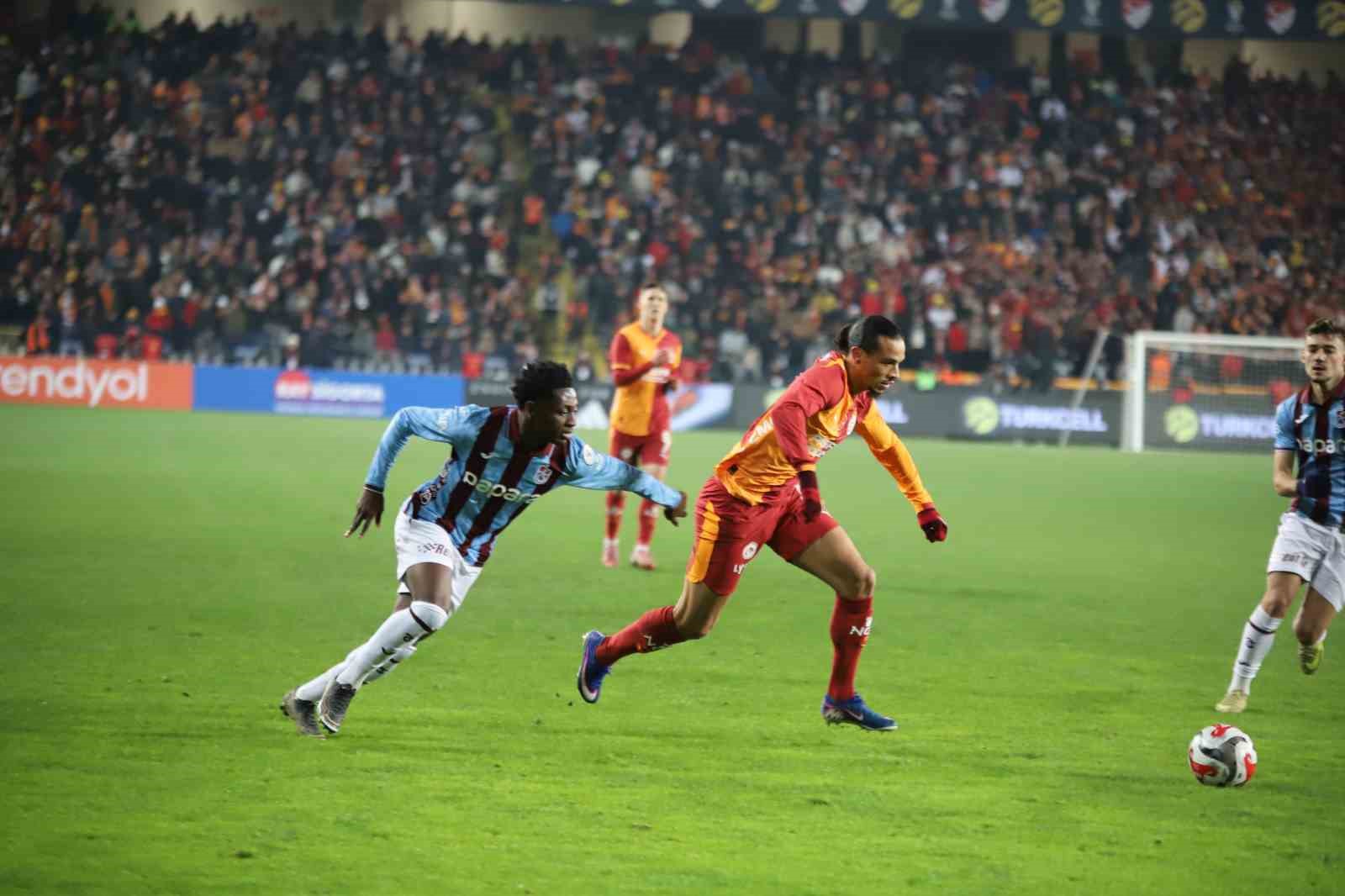 turkcell super kupa galatasaray 2 trabzonspor 0 ilk yari 20 FNjp6gQr