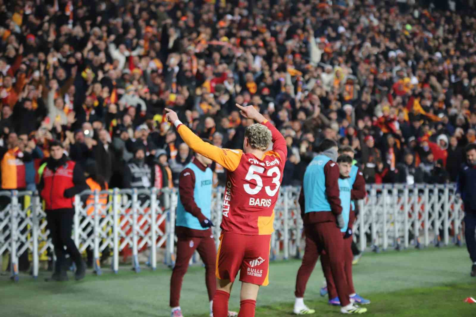 turkcell super kupa galatasaray 2 trabzonspor 0 ilk yari 37 CrmsICpX