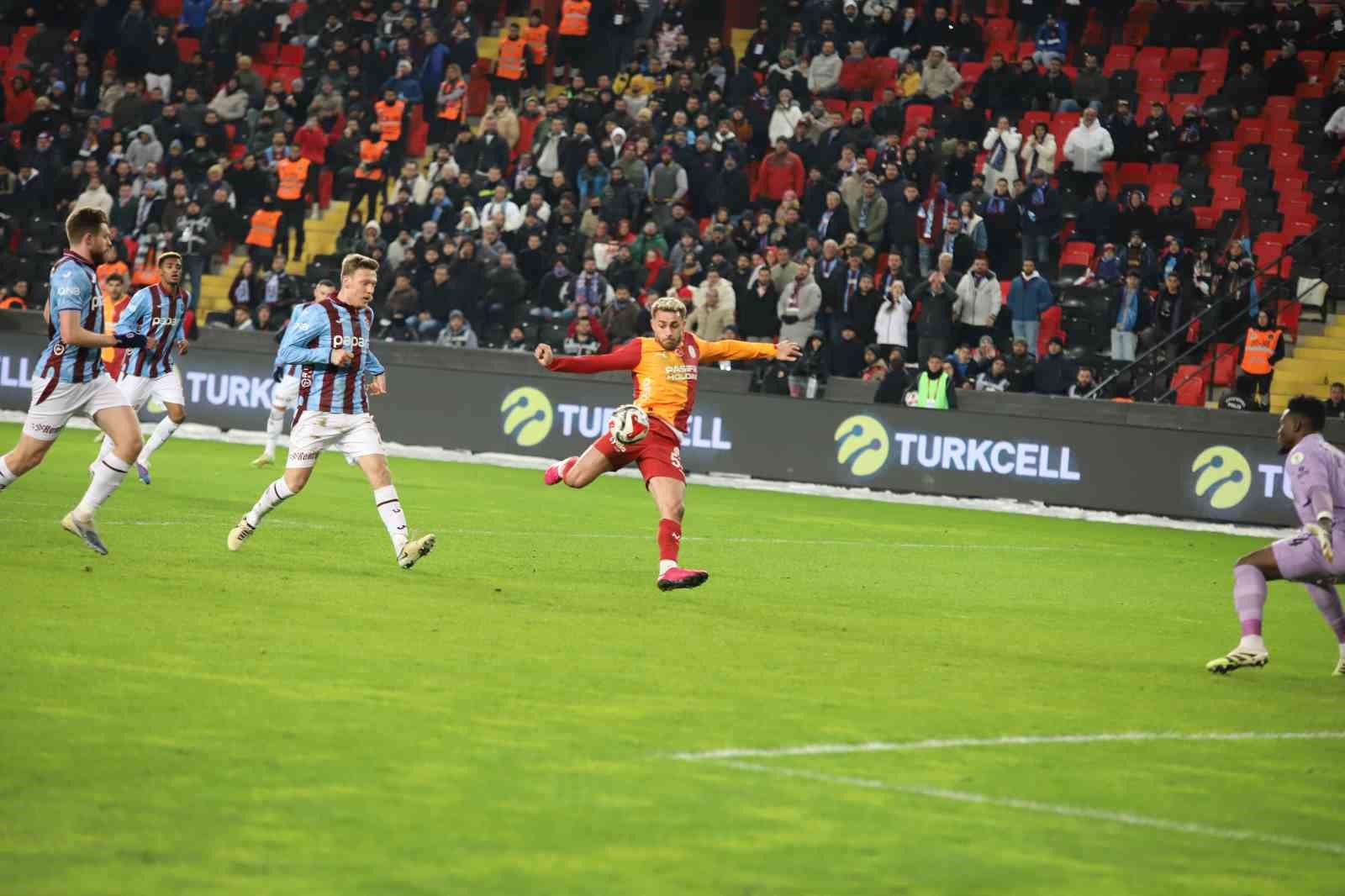 turkcell super kupa galatasaray 2 trabzonspor 0 ilk yari 6 KR6Sm1Nh