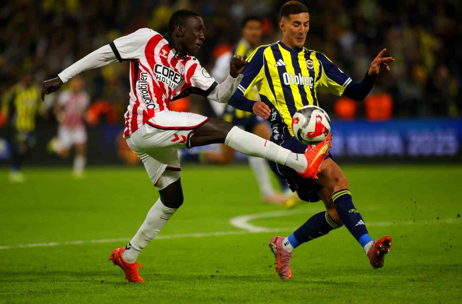 turkcell super kupada finalin adi galatasaray fenerbahce 2 DbEwfU75