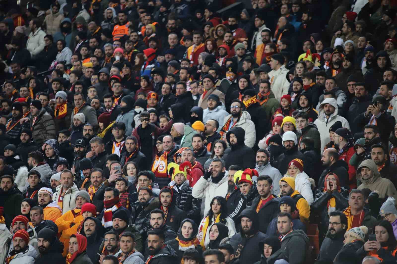 turkcell super kupada ilk finalist galatasaray 9