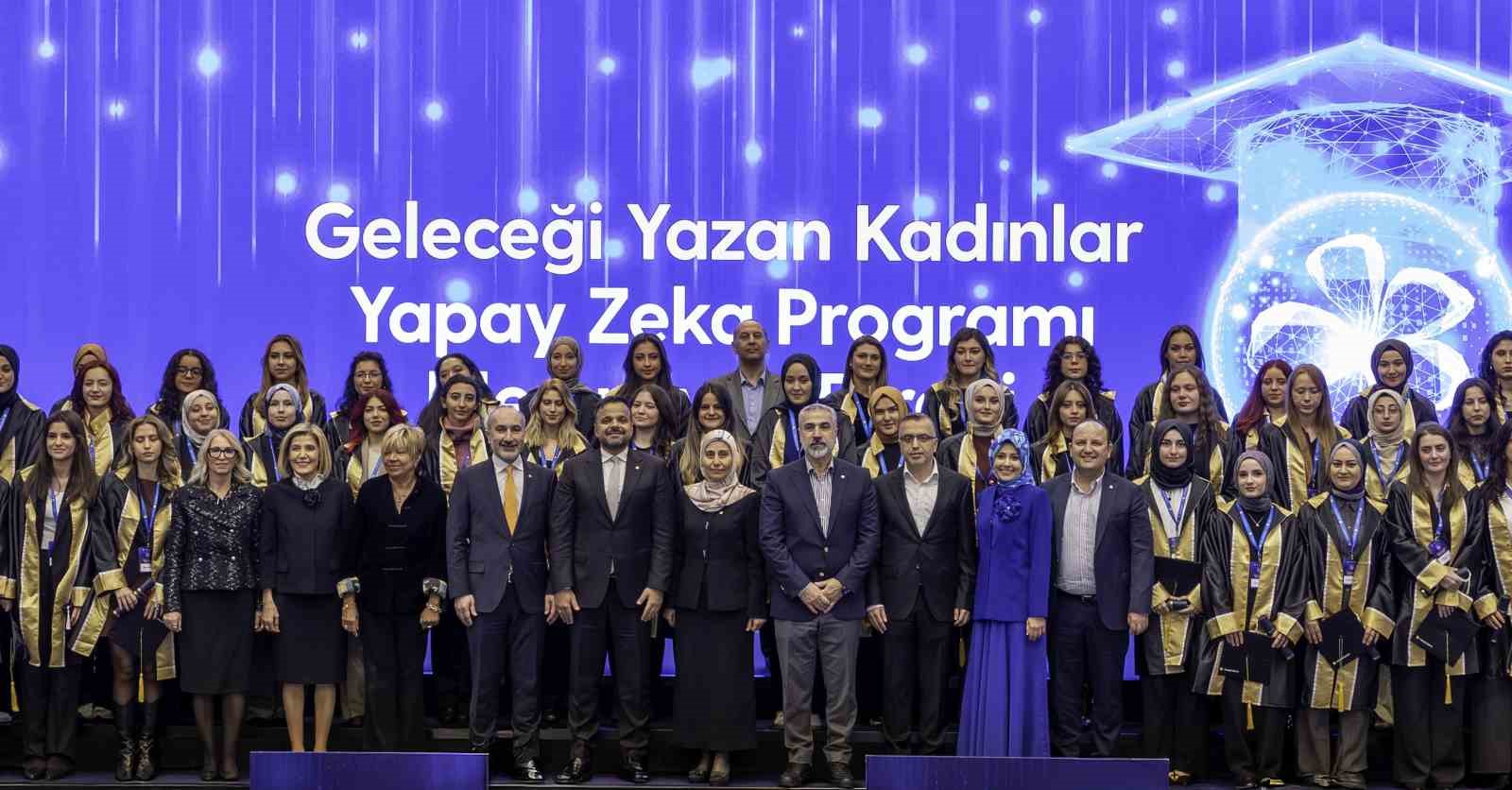 turkcellin gelecegi yazan kadinlar yapay zek projesi mezunlarini verdi 0 RpEu8CK3