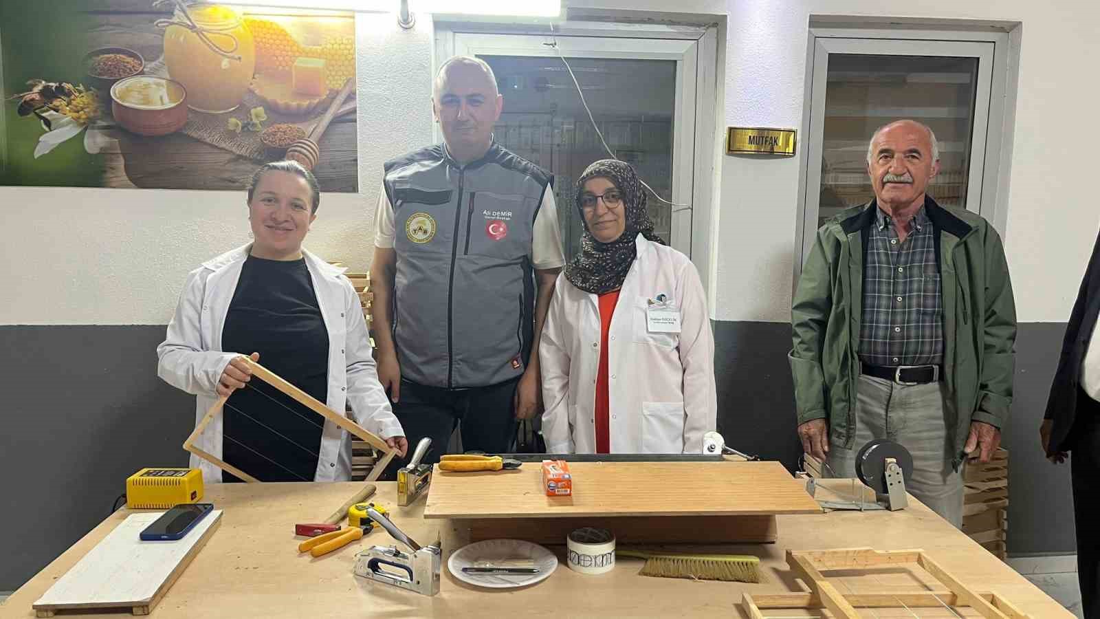 turkiye ari yetistiricileri merkez birligi genel baskani demir ani hava degisimleri arilarimizda ciddi hastaliklara CYt5yhe1