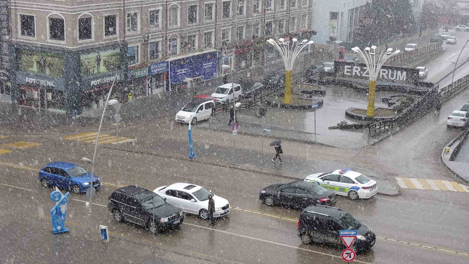 turkiye bahari yasarken erzurum gune lapa lapa karla uyandi 1 XEYQQsE4