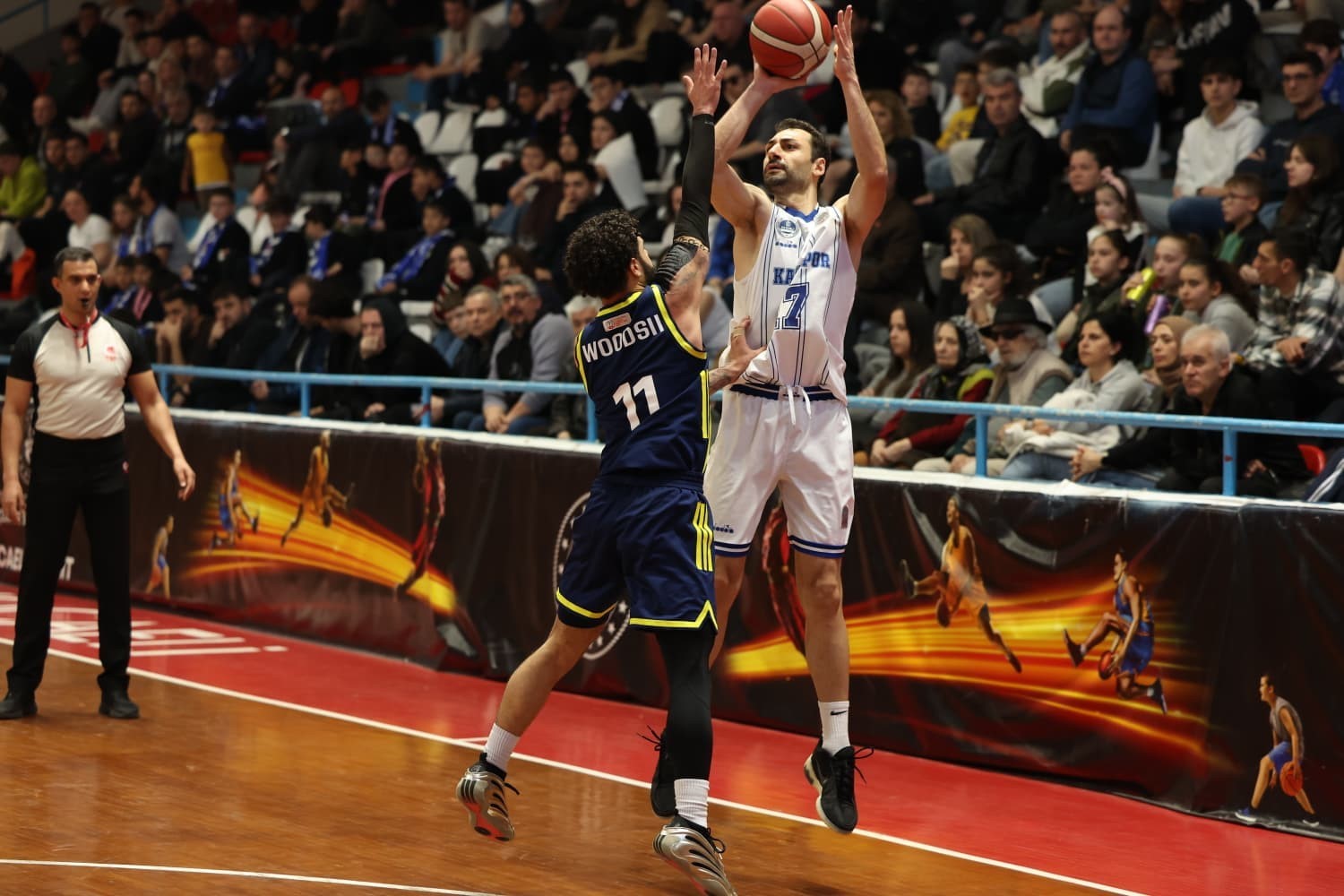 turkiye basketbol ligi kocaeli bsb kagitspor 73 fenerbahce koleji 84 1 eIsANXVI