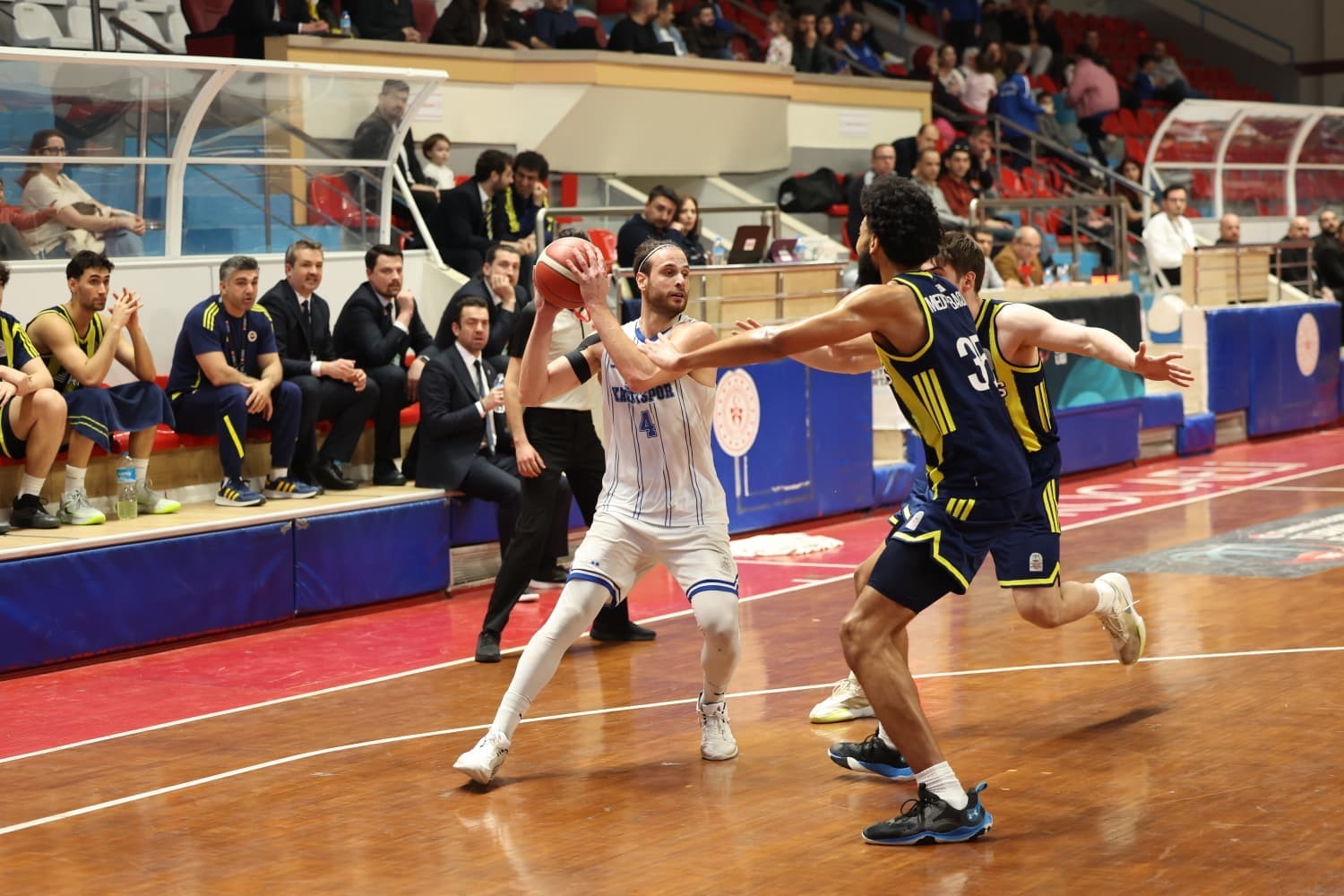 turkiye basketbol ligi kocaeli bsb kagitspor 73 fenerbahce koleji 84 3 4Kak5CFT