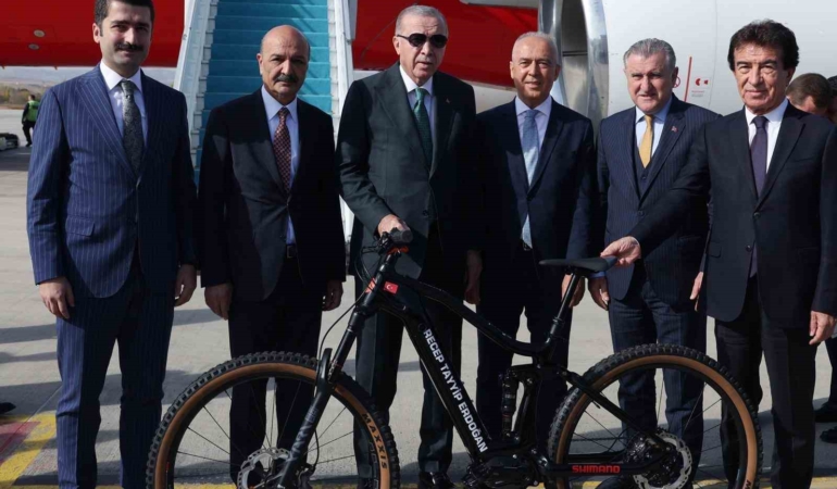 turkiye-bisiklet-federasyonundan-cumhurbaskani-erdogana-ozel-tesekkur-PWcqlfyu.jpg