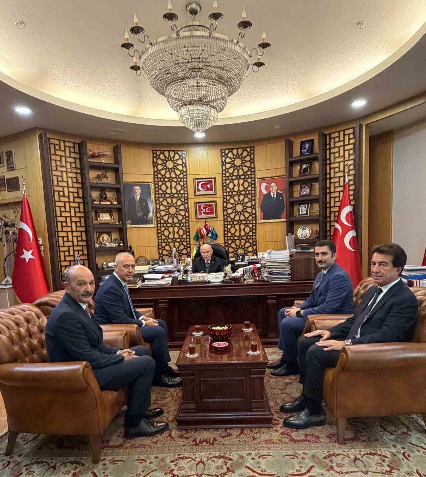 Türkiye Bisiklet Federasyonu’ndan MHP Genel Başkanı Devlet Bahçeli’ye ziyaret 5 turkiye bisiklet federasyonundan mhp genel baskani devlet bahceliye ziyaret 1 MkN8FVlW
