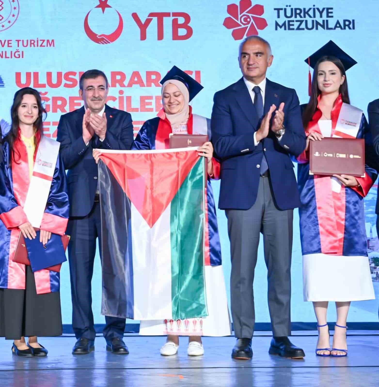 turkiye burslari dunyaya 2 bin 800 yeni gonul elcisi kazandirdi 6