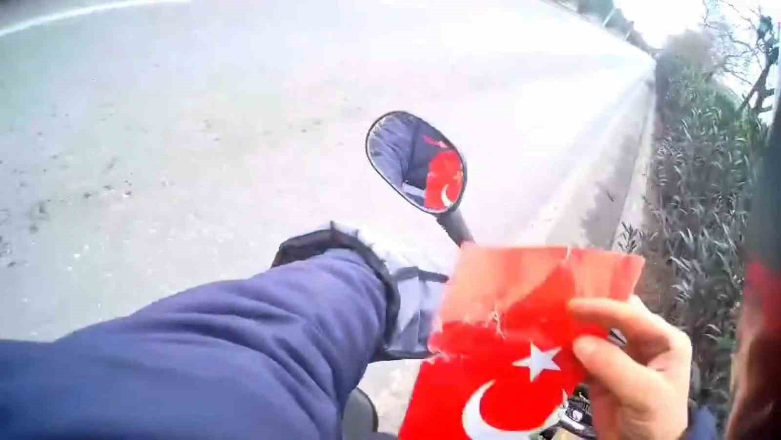 turkiye gazetesi dagiticisindan duygulandiran hareket 5 mh9kKu6t