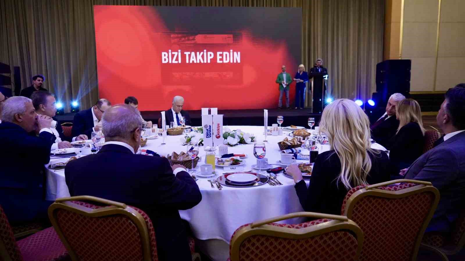 Türkiye Gazetesi ve İhlas Medya Dijital Varlıklar, sektör temsilcilerini iftar programında buluşturdu 7 turkiye gazetesi ve ihlas medya dijital varliklar sektor temsilcilerini iftar programinda bulusturdu 3 LKUhlhVj