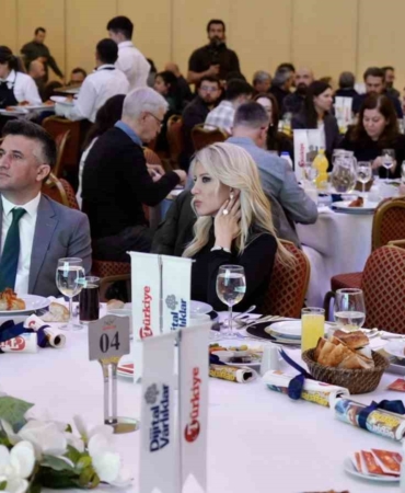 turkiye-gazetesi-ve-ihlas-medya-dijital-varliklar-sektor-temsilcilerini-iftar-programinda-bulusturdu-CMA3VFL1.jpg