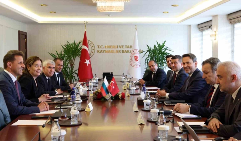 turkiye-ile-bulgaristan-arasinda-dogal-gazda-is-birligi-protokolu-imzalandi-fKOASdzq.jpg