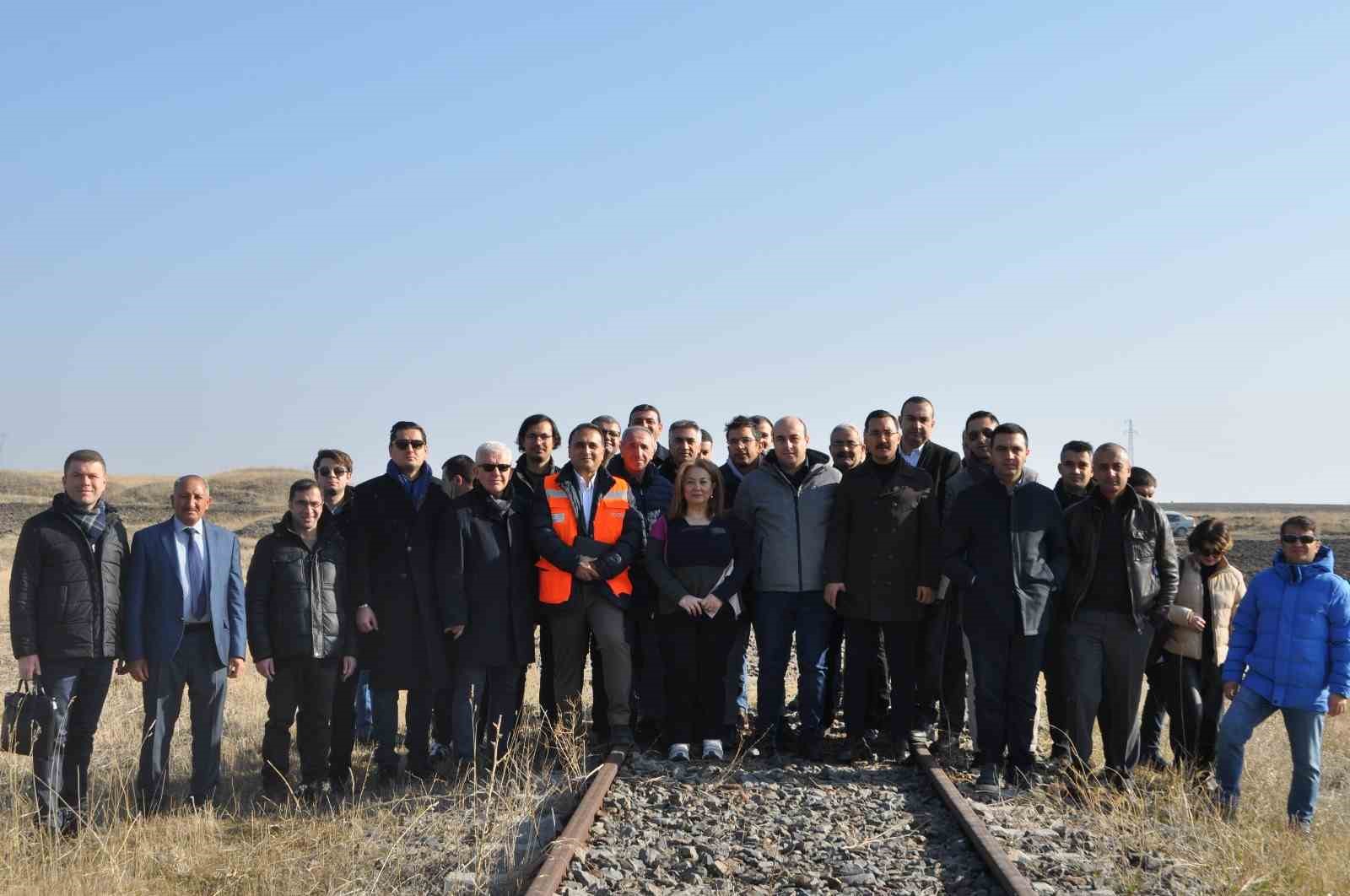 turkiye ile ermenistan kars gumru demiryolunun rehabilitasyonu calismalarinin ikinci tur gorusmelerini yapti 4 1UacK6KV