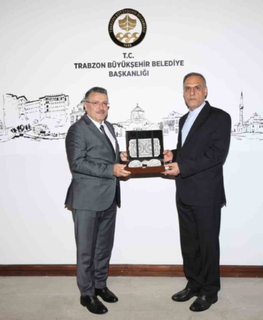 turkiye-ile-iran-arasindaki-ticarette-trabzon-limaninin-onemi-artacak-DOWebeAE.jpg