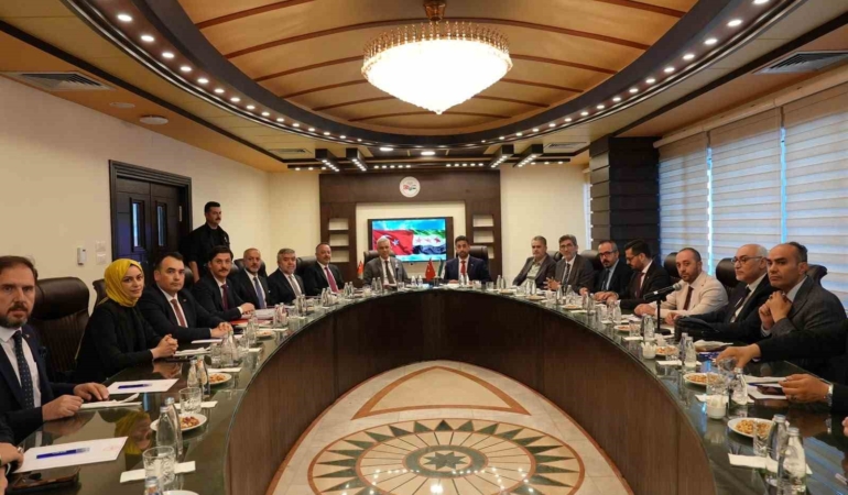 turkiye-ile-suriye-arasinda-saglik-ve-tip-bilimleri-alaninda-is-birligi-anlasmasi-imzalandi-sDAFQUgT.jpg