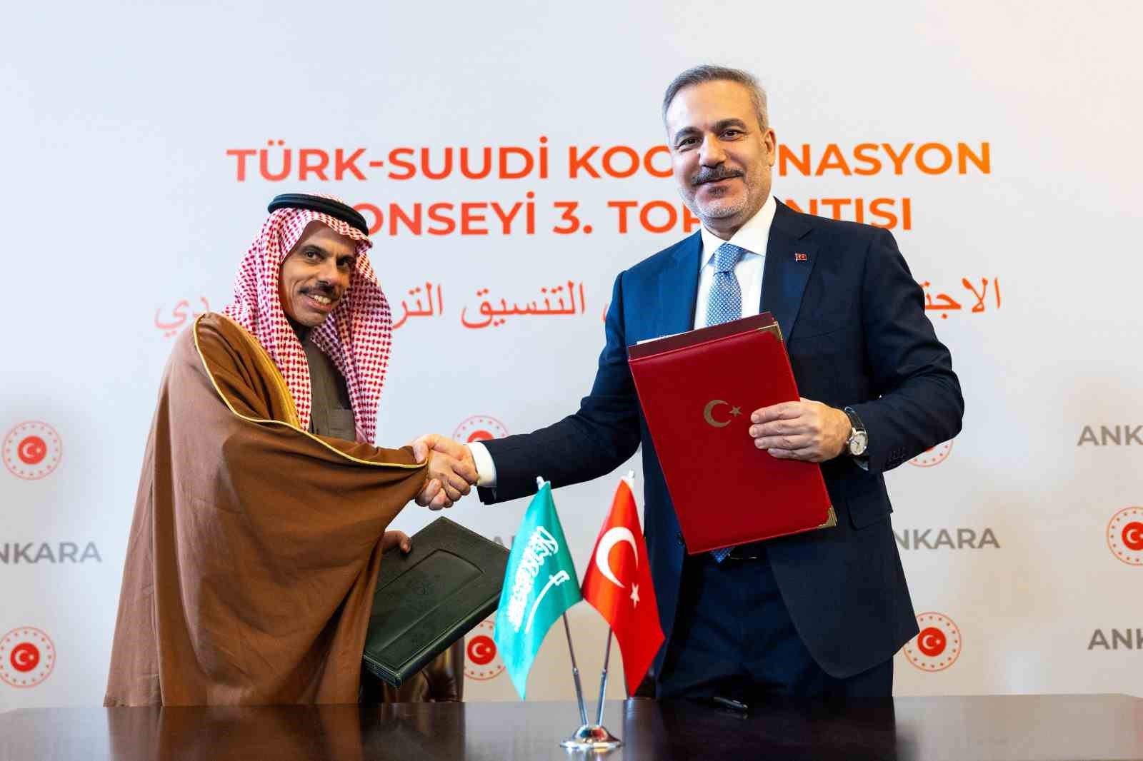 Türkiye ile Suudi Arabistan arasında diplomatik ve hususi pasaportlara vize muafiyeti anlaşması imzalandı 4 turkiye ile suudi arabistan arasinda diplomatik ve hususi pasaportlara vize muafiyeti anlasmasi imzalandi 0 wQRaCAAF