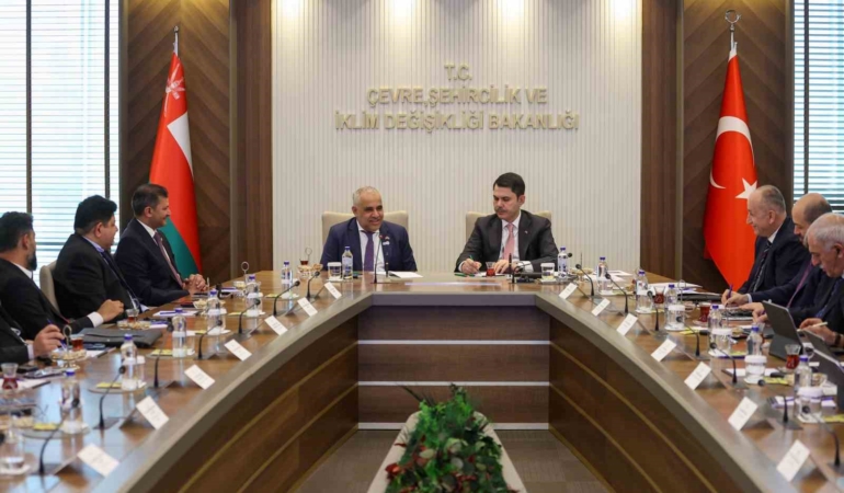 turkiye-ile-umman-arasinda-konut-ve-kentsel-planlama-alaninda-mutabakat-zapti-imzalandi-eGqQ8ZCE.jpg