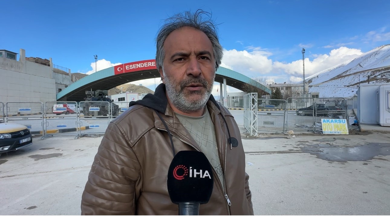 turkiye iran sinir kapisinda 2 kilometrelik tir kuyrugu olustu 7 F2MnliLy