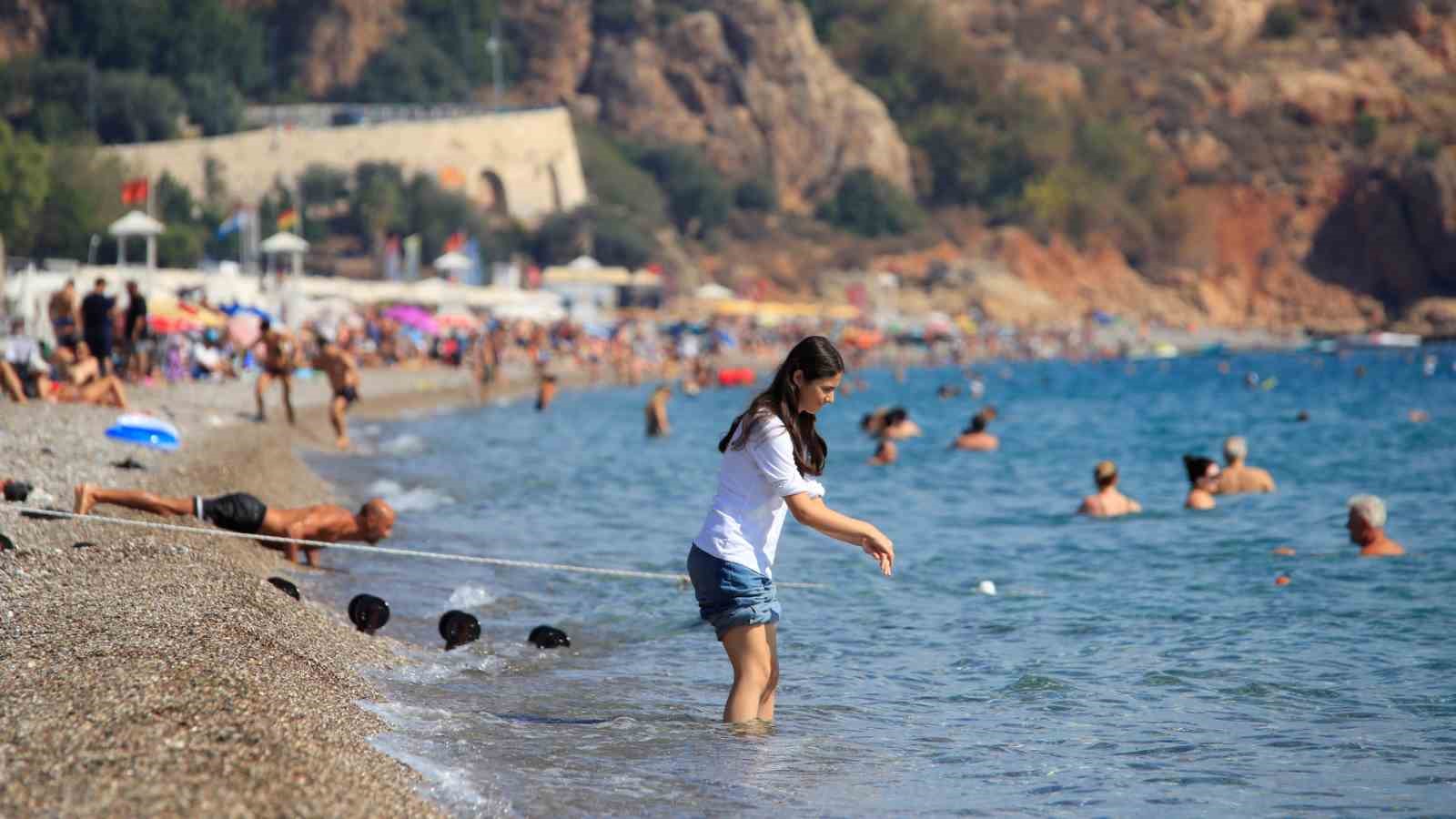 turkiye kisi yasarken antalyada yazdan kalma gunler devam ediyor 0 VdqSOyRB