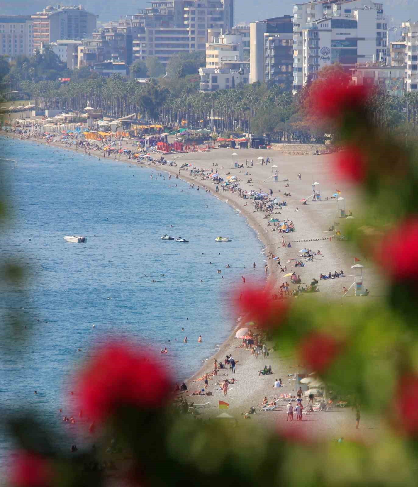turkiye kisi yasarken antalyada yazdan kalma gunler devam ediyor 9 15AgUmmy