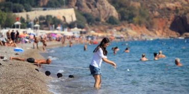 turkiye-kisi-yasarken-antalyada-yazdan-kalma-gunler-devam-ediyor-XRDqRVSn.jpg