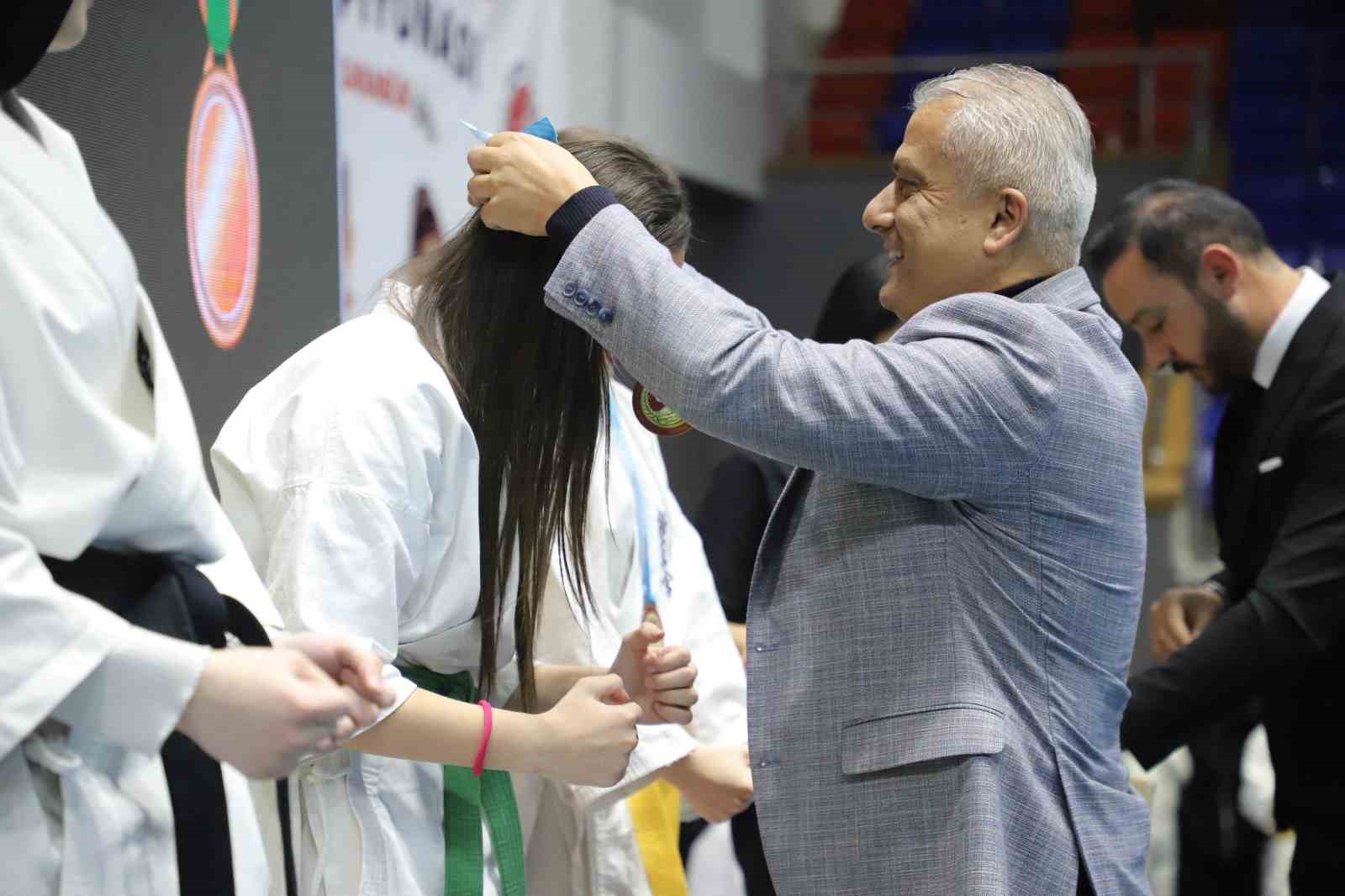 turkiye kyokushin karate sampiyonasi karabukte sona erdi 2 6Y816Uwg