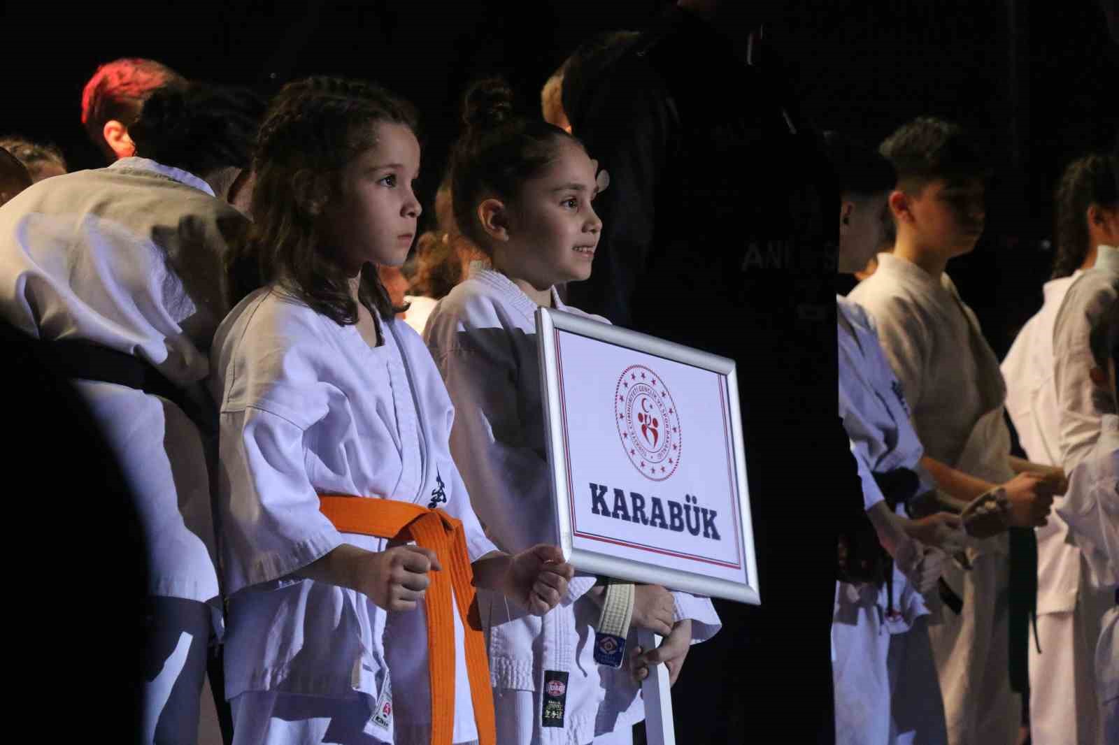 turkiye kyokushin stil karate sampiyonasi karabukte basladi 12 KgfZrEbV
