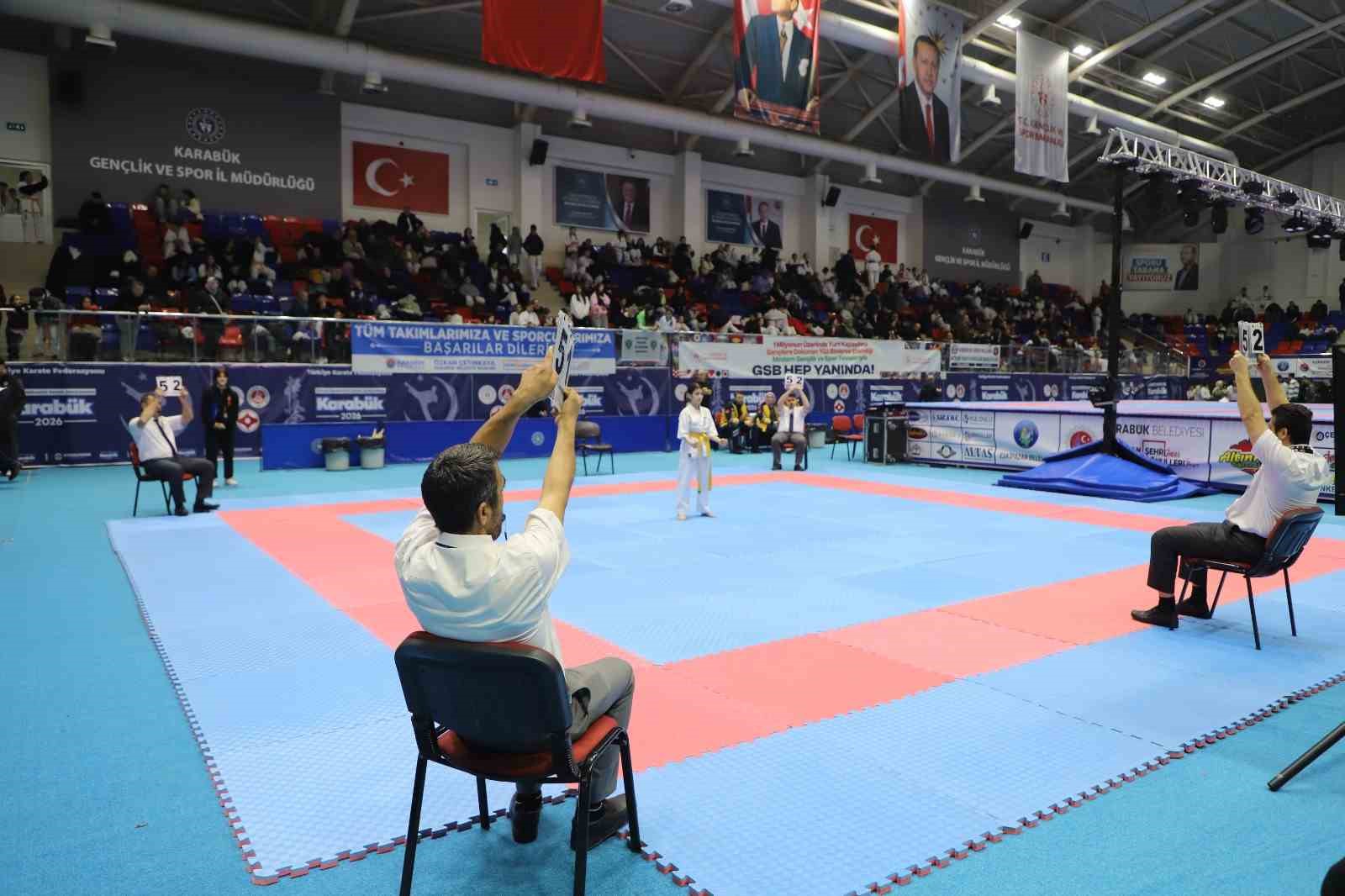 turkiye kyokushin stil karate sampiyonasi karabukte basladi 14 jvnjFi56