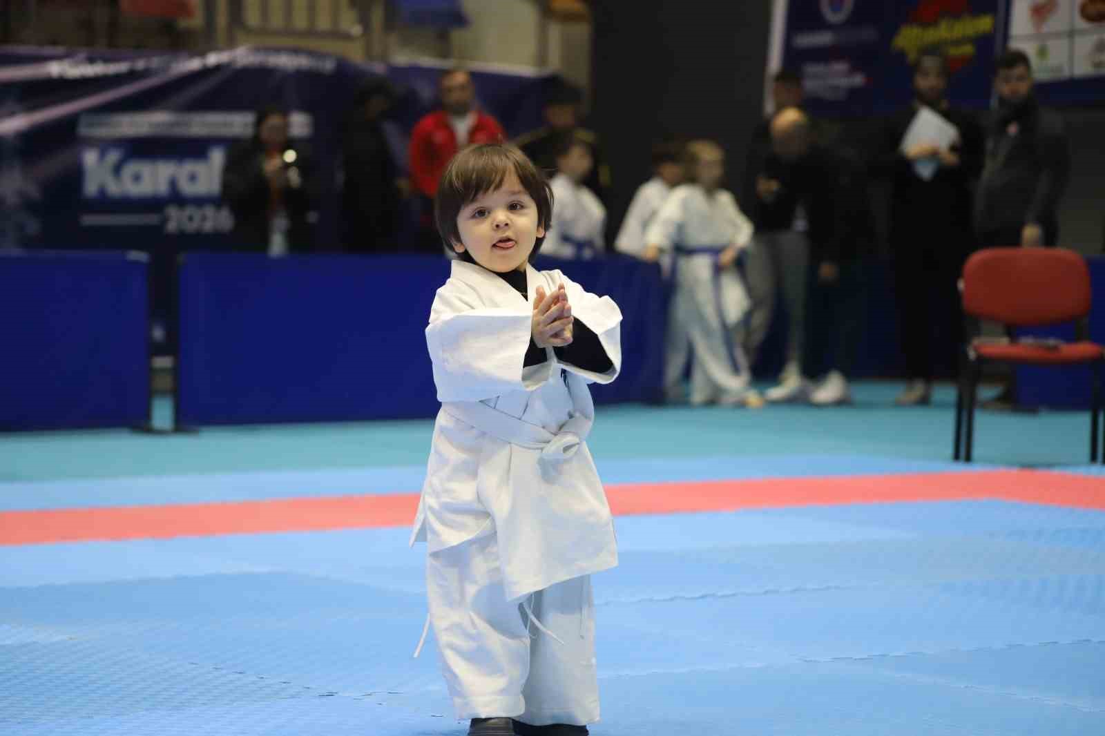 turkiye kyokushin stil karate sampiyonasi karabukte basladi 15 mAz76CGs