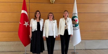 turkiye-noterler-birligi-baskani-secilen-fulya-uysal-guler-goreve-basladi-eA1gsYSl.jpg