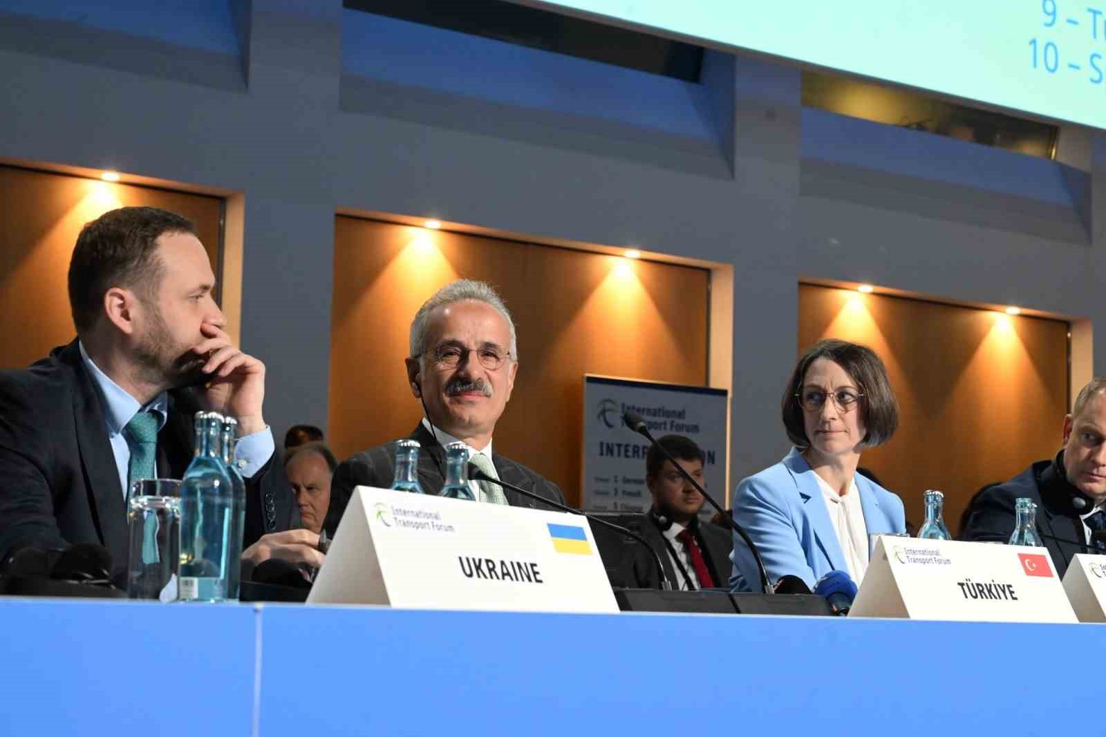 turkiye oy birligi ile uluslararasi ulastirma forumunun 2027 donem baskanligina secildi 0 zzltGwVk