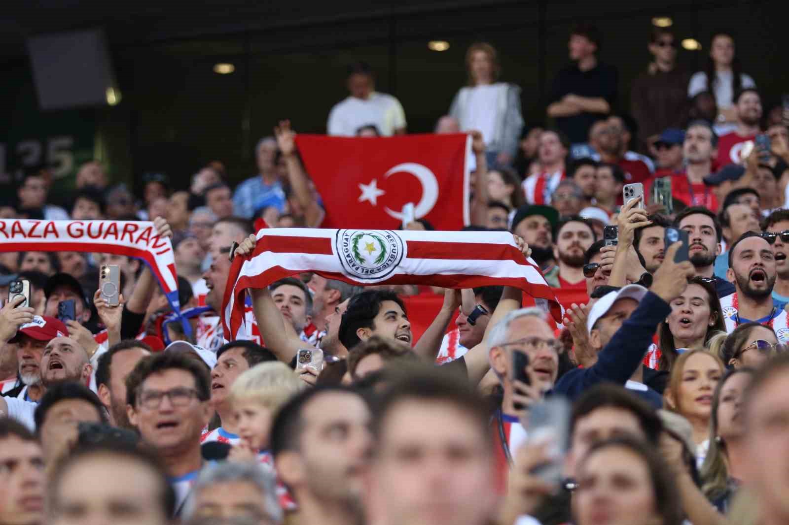 Türkiye - Paraguay maçını 68 bin 827 taraftar takip etti 6 turkiye paraguay macini 68 bin 827 taraftar takip etti 2