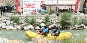 turkiye-rafting-sampiyonasi-3-ayak-yarislari-vanda-basladi-cFXyOJDi.jpg