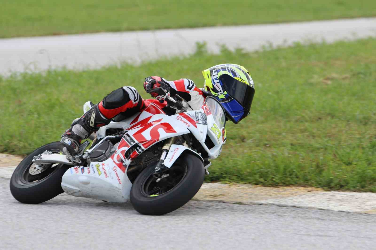 turkiye supermoto sampiyonasi ve fim motomini turkiye serisinde sezonun 2 ayagi usakta yapildi 0 Lndfk4XL