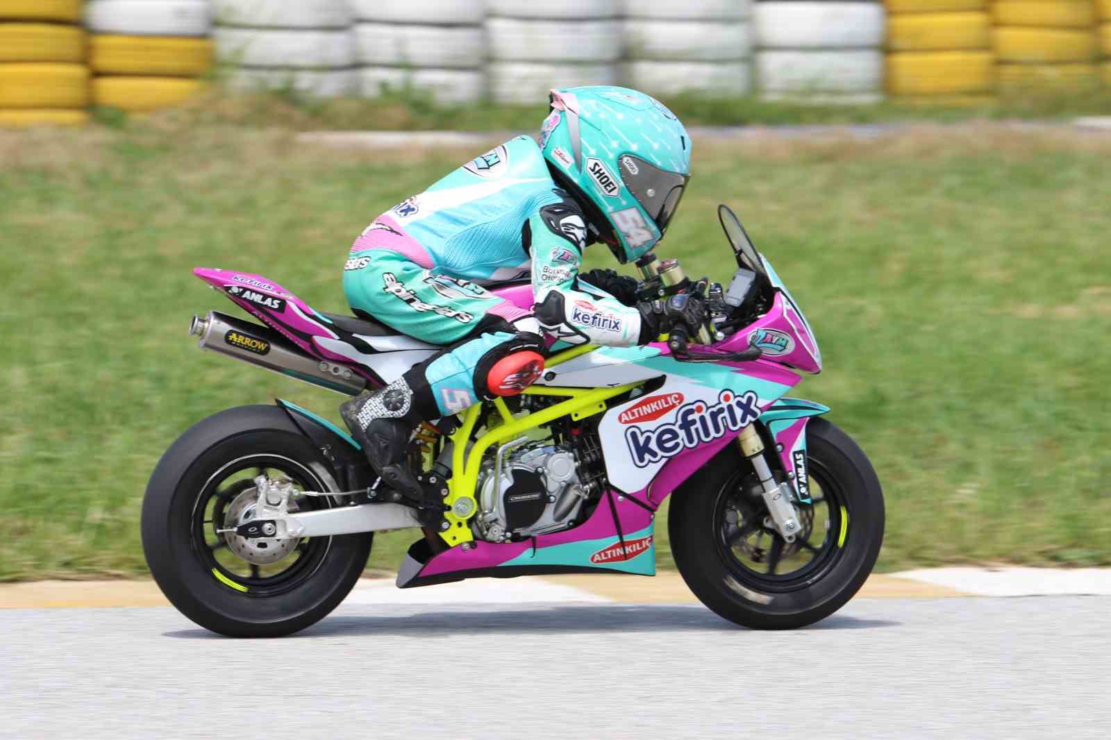turkiye supermoto sampiyonasi ve fim motomini turkiye serisinde sezonun 2 ayagi usakta yapildi 10 wF31yQAT